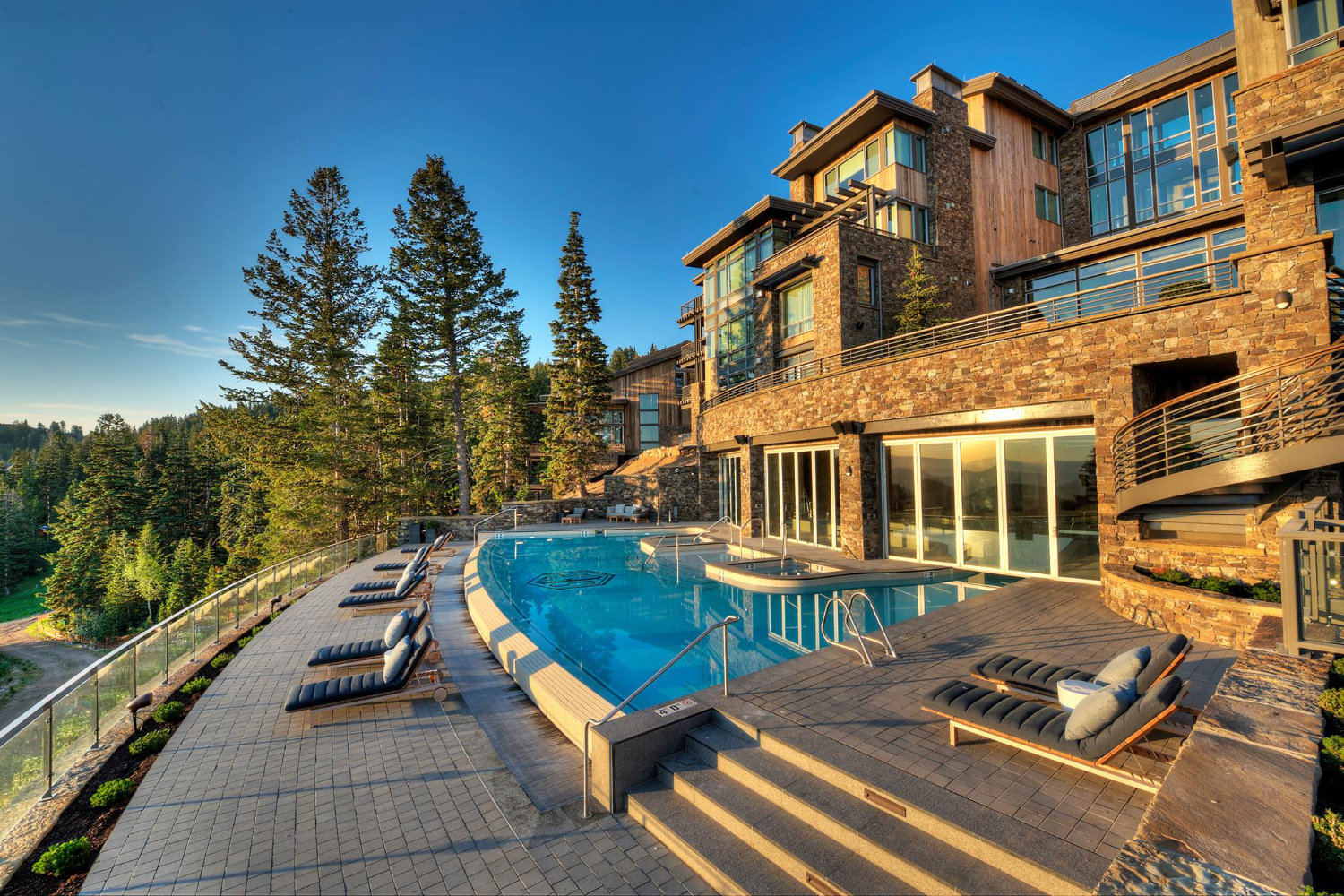 Deer Valley vacation rentals outdoor infinity pool and lounge overlooking Deer Valley resort